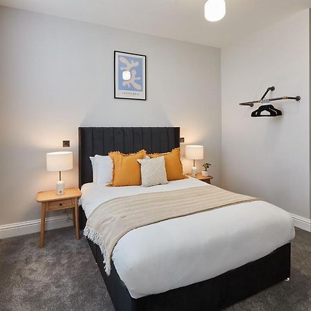 Host & Stay - Parkside Villa 해러게이트 외부 사진