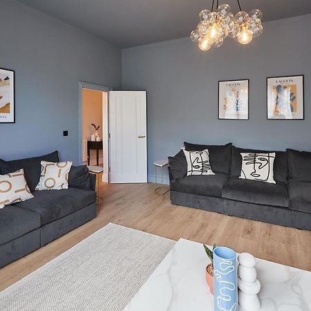 Host & Stay - Parkside Villa 해러게이트 외부 사진