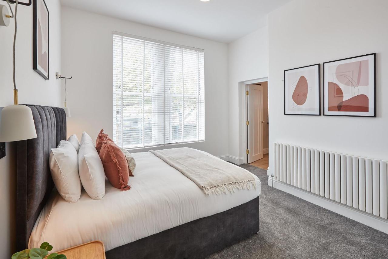 Host & Stay - Parkside Villa 해러게이트 외부 사진