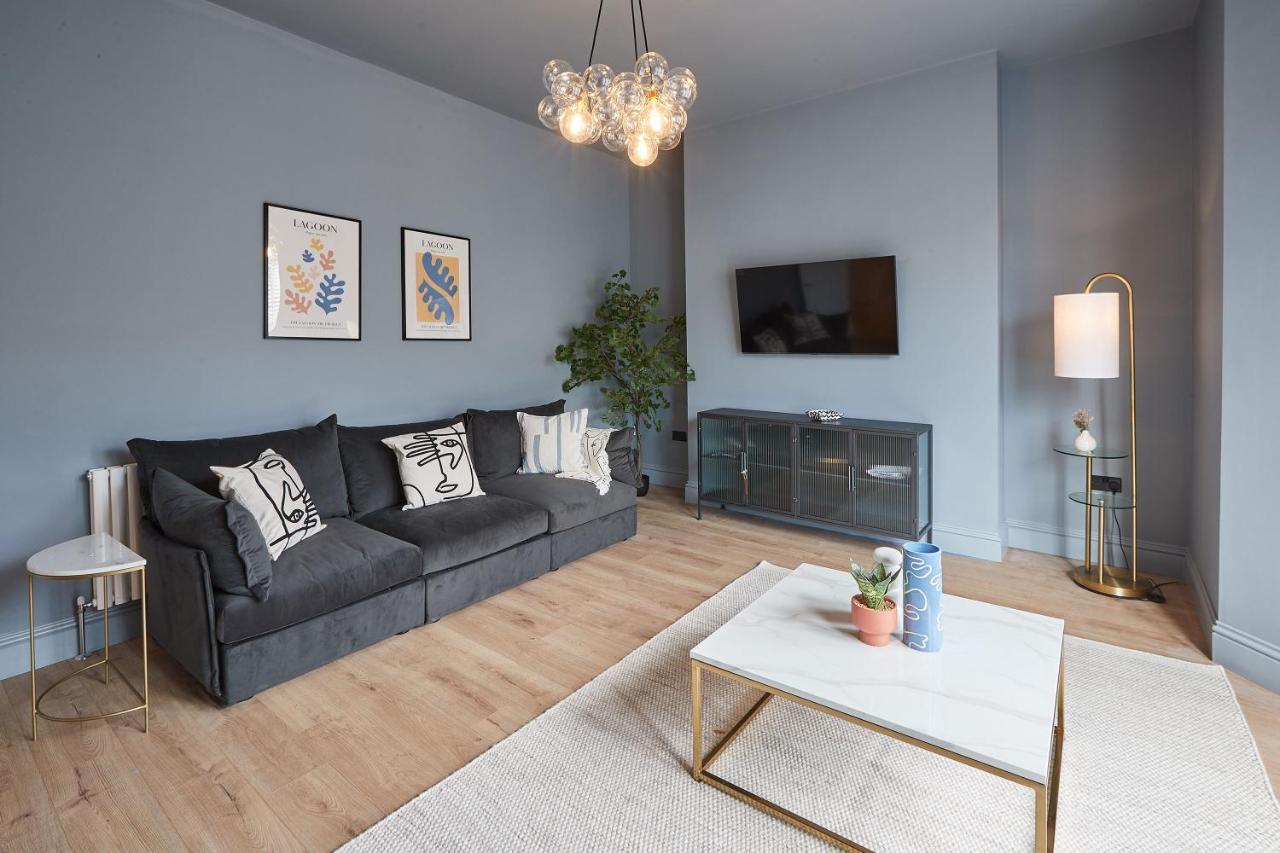 Host & Stay - Parkside Villa 해러게이트 외부 사진