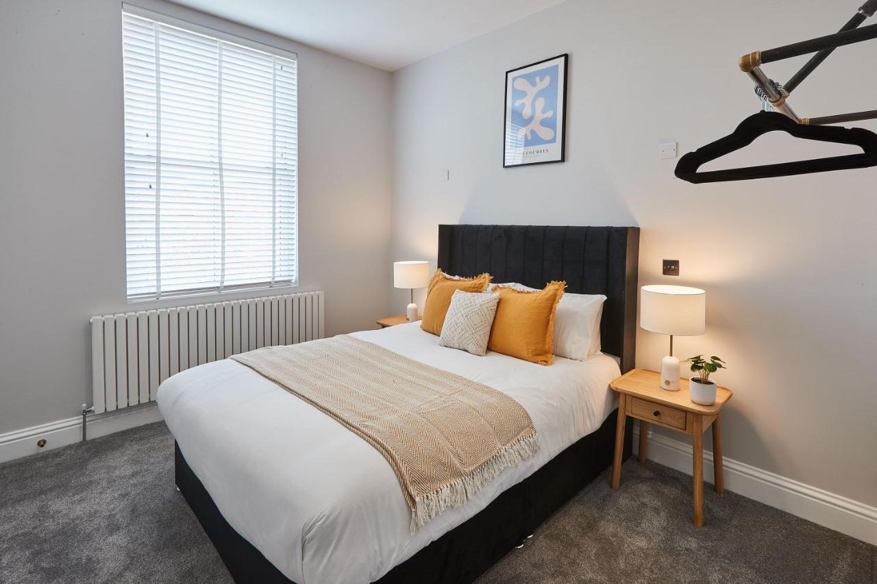 Host & Stay - Parkside Villa 해러게이트 외부 사진