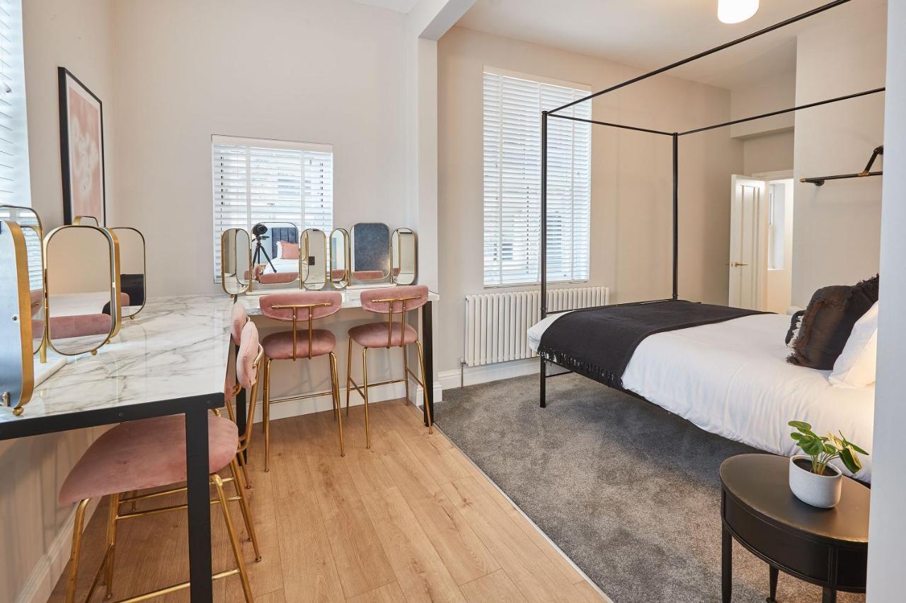 Host & Stay - Parkside Villa 해러게이트 외부 사진