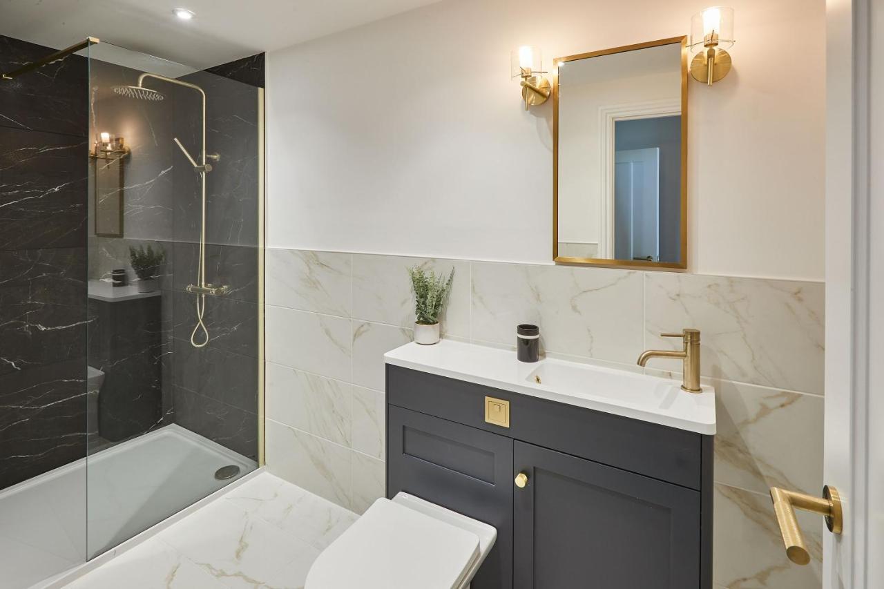 Host & Stay - Parkside Villa 해러게이트 외부 사진