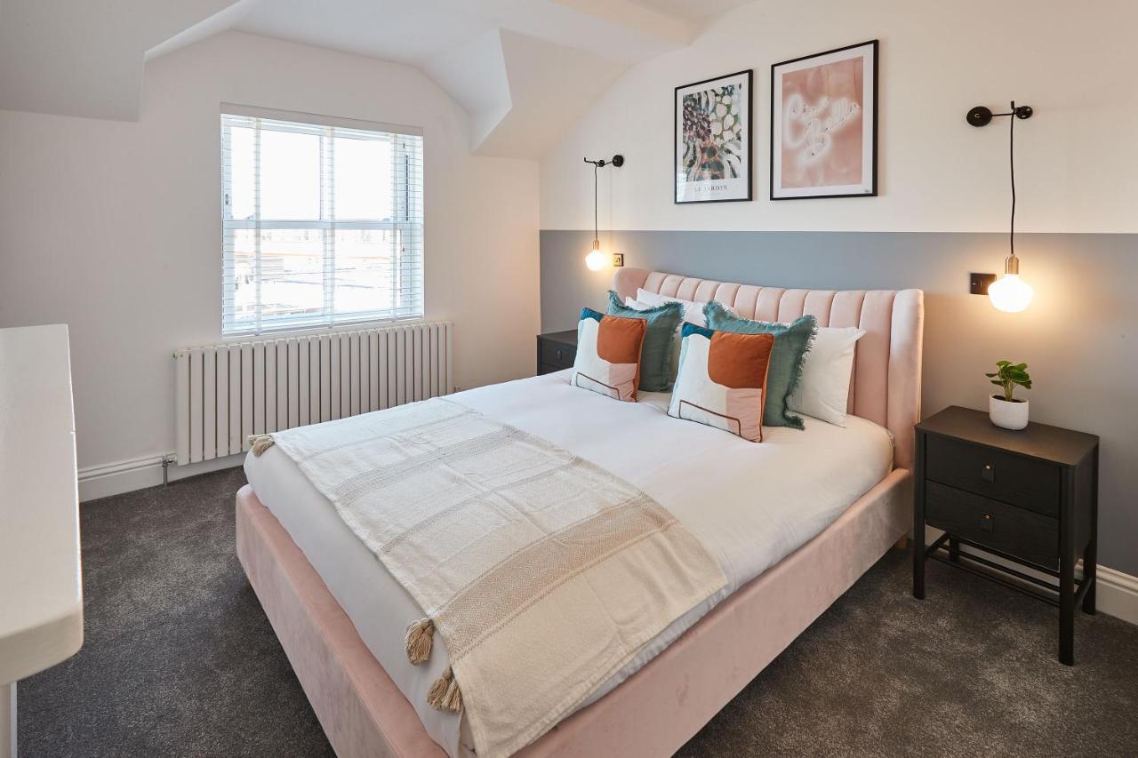 Host & Stay - Parkside Villa 해러게이트 외부 사진